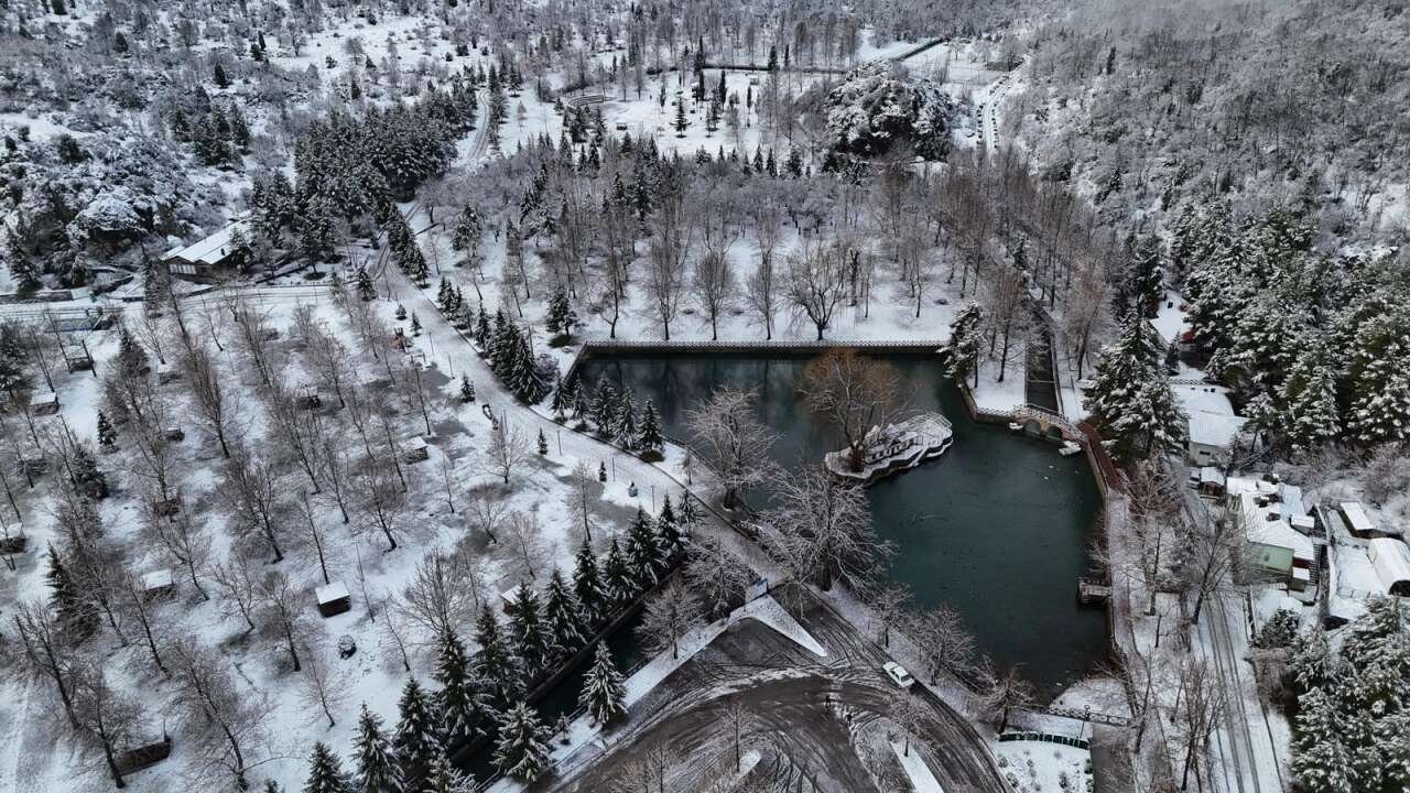 Seydişehir’e beklenen kar geldi! Konya’nın ünlü parkından kış masalı kareler 12